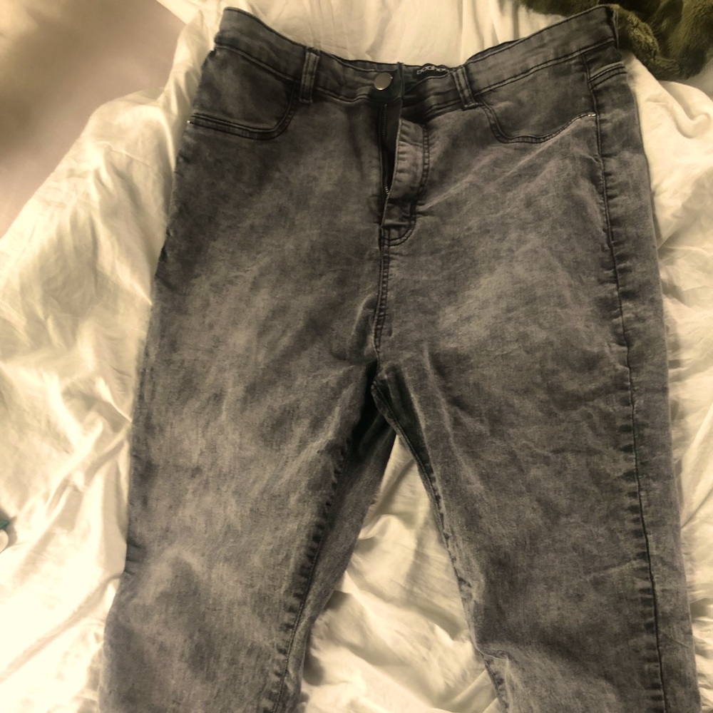 BOOHOO acid washed, high rise jeans